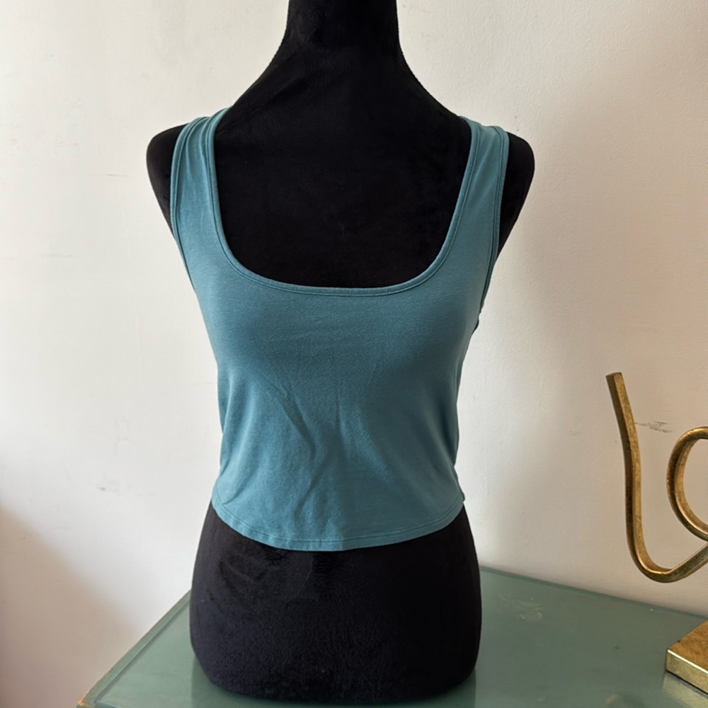 Express One Eleven Cropped Tank Top
Size Medium